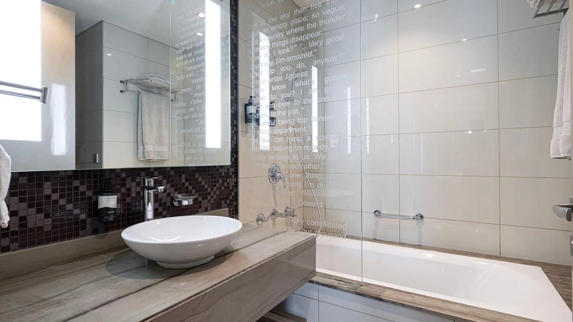 Amazing Oasis 1500 Sqft View Hotel Amenities Dubai 0*,