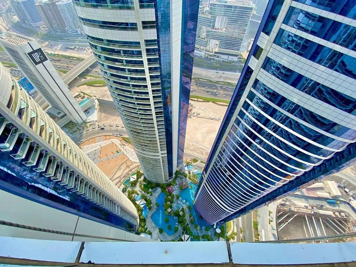 Amazing Oasis 1500 Sqft View Hotel Amenities Dubai Apartment